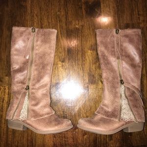 Little girl lace accent boots